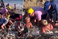 Minuty hrůzy na pláži plné lidí: Děti pohřbil písek!
