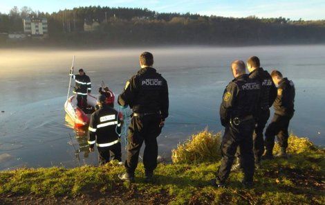 Za dobrotu na žebrotu, pomysleli si asi záchranáři a policisté.