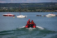 Brit skočil do vody z rekordní výšky: Po dopadu omdlel, zachraňovali ho potápěči