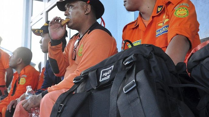 Záchranáři nalezli trosky letadla společnosti Trigana Air Záchranáři nalezli trosky letadla společnosti Trigana Air