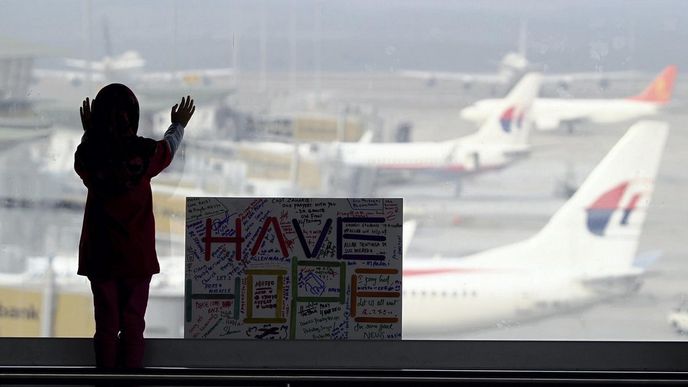 Záchranáři stále neobjevili zmizelé letadlo Malaysia Airlines