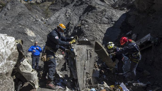 Záchranáři u trosek letounu Germanwings