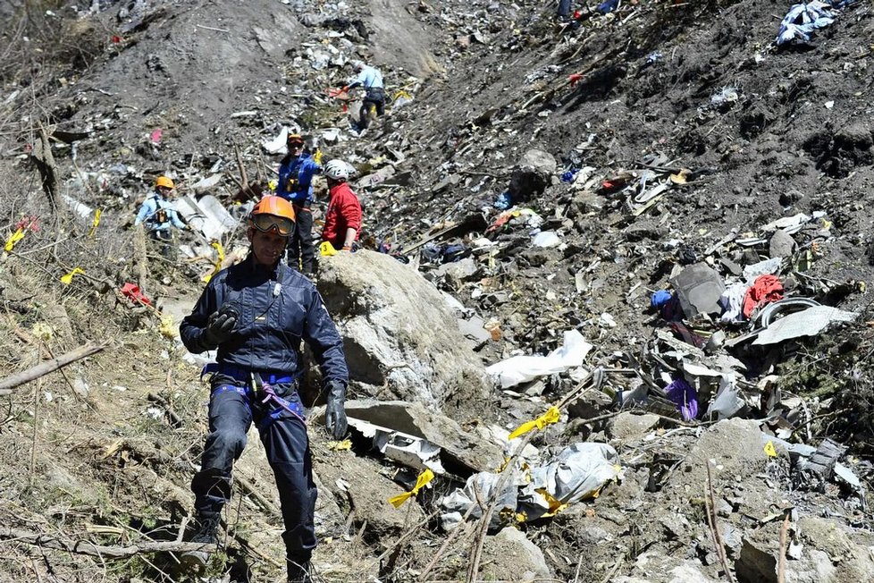 Záchranáři u trosek letounu Germanwings