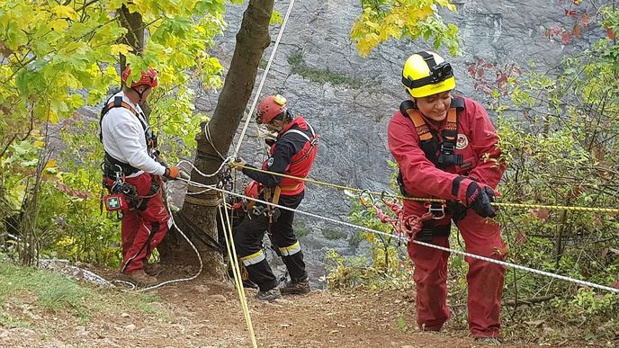 Záchranáři se na Americe zdokonalovali při práci v extrémních výškách