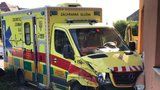 Bouračka sanitky na Bruntálsku: Zemřeli dva lidé