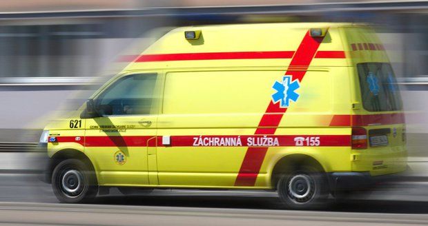 Záchranáři spěchali do FN Brno, aby zachránili muže, který se topil v jímce. (Ilustrační foto)