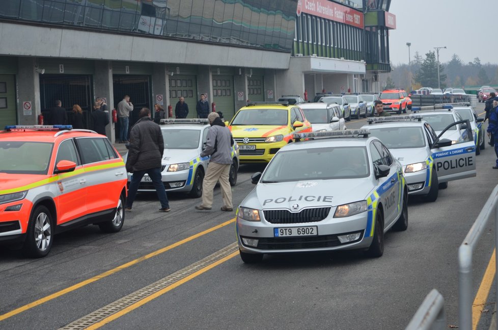 Zázemí pro ojedinělé školení záchranářů z Moravskoslezského kraje poskytl automotodrom v Brně.