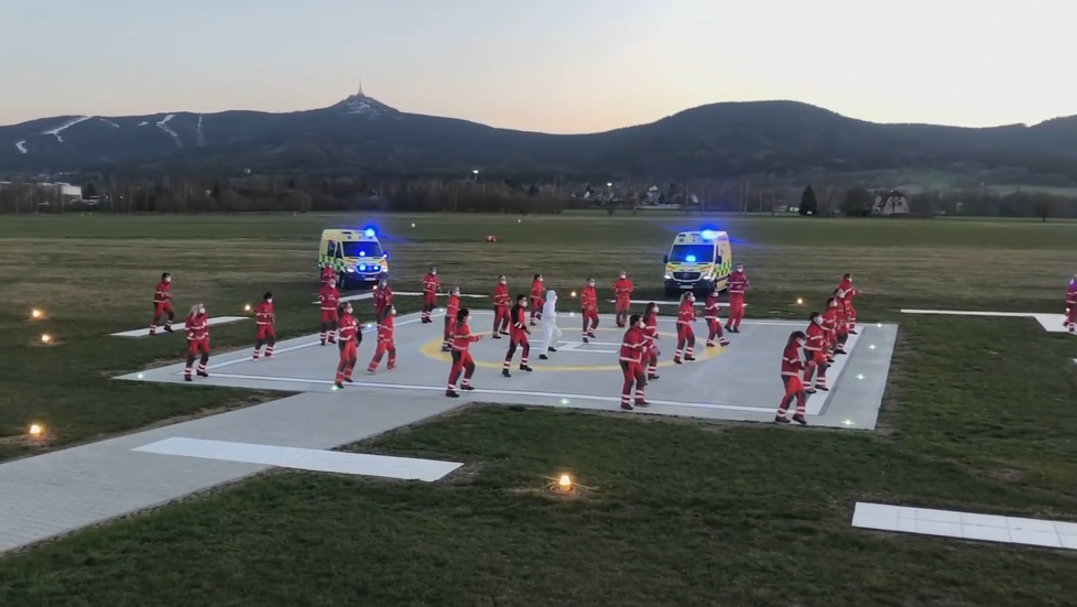 Liberečtí záchranáři ve videu děkují všem za milá slova a dárky