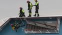 záchranné práce na havarované lodi Costa Concordia