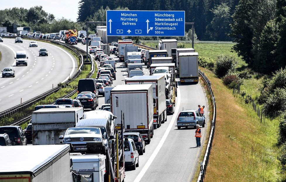 Mýtné pro osobní automobily začne v Německu platit v roce 2020. Pro české řidiče to bude znamenat velké zdražení cest.