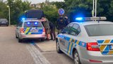 Opilý, zfetovaný a v pátrání: Policisté na Jižní spojce zadrželi gaunera, navíc jel v kradeném autě