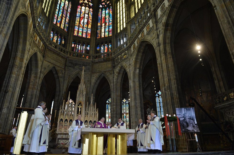 Zádušní mše ve svatovítské katedrále během výročí pěti let od úmrtí Václava Havla (18. 12. 2016)