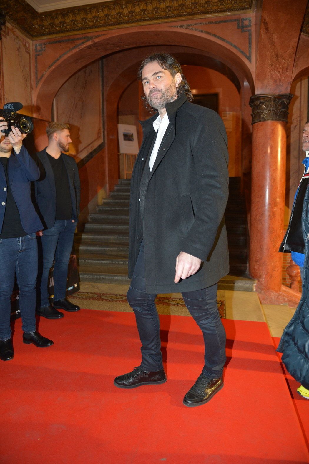 Jaromír Jágr ani Elizabeth nechyběli na premiéře