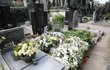 Hrob Hany Zagorové v den jejích nedožitých 76. narozenin. Ostatky zpěvačky v něm doposud chybí.