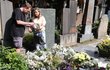 V den nedožitých 76. narozeniny Hany Zagorové: Lidé k prázdnému hrobu nosili svíčky a květiny.