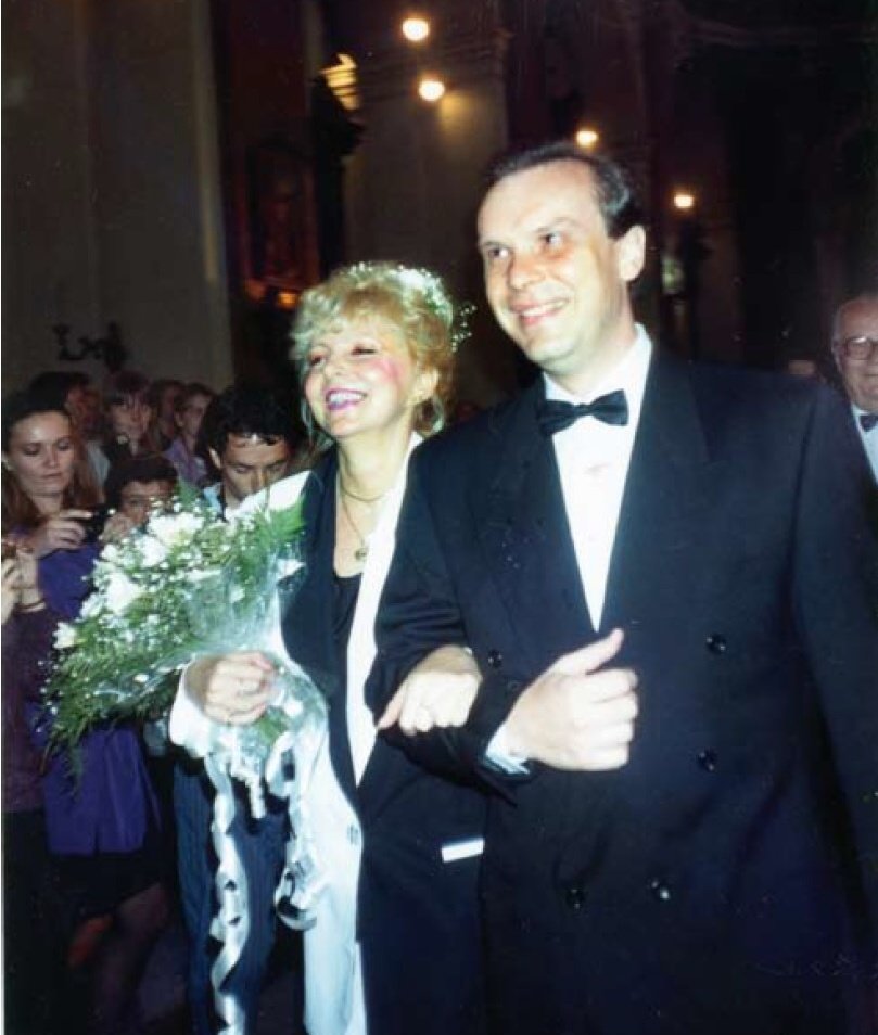 Šťastní novomanželé v červnu 1992.