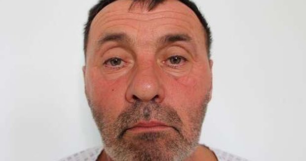 Potíže se ztotožněním záhadného muže: Už měsíc mlčí, dorozumívá posunky a malováním! Policie si s ním neví rady