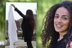 Íránská aktivistka a novinářka Masih Alinedžadová (41) inspirovala miliony žen, aby na protest proti zahalování sundaly své šátky.