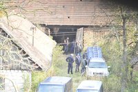 Policisté se vrátili do stodoly smrti v Záhornici: Našli další tělo?