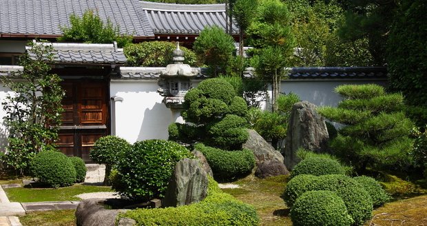 Originální asijská zahrada se vejde i na ten nejmenší pozemek.