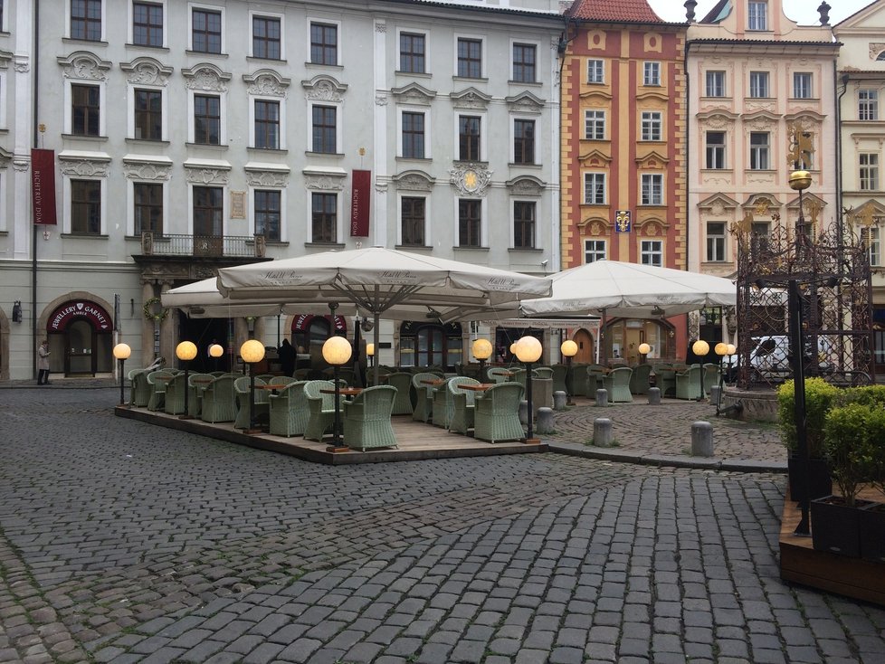 Pražští restauratéři se připravují na otevření zahrádek.