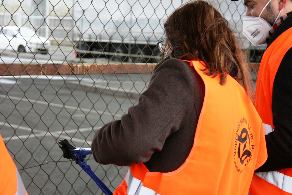 Zahájení stavby nové tramvajové smyčky na Zahradním městě. Nedaleko vznikne nová železniční stanice i zastávka tramvaje.