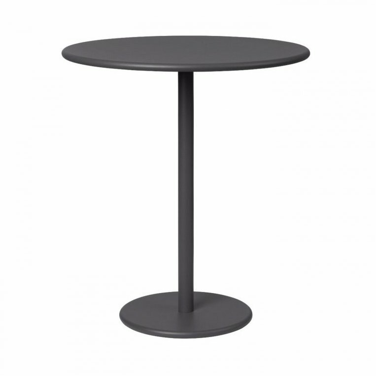 Kovový venkovní stolek, 4226 Kč, udesign.cz