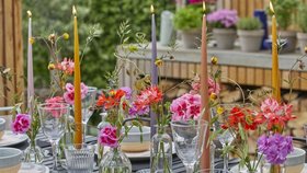 Jak prostřít na zahradní oslavu? 7 stylových aranžmá pro vaši párty
