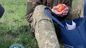 Dojemné momenty z návratu ukrajinských zajatců.