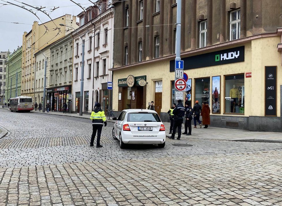 Zákaz vjezdu do Goethovy ulice zamotal mnohým řidičům v Plzni hlavu.