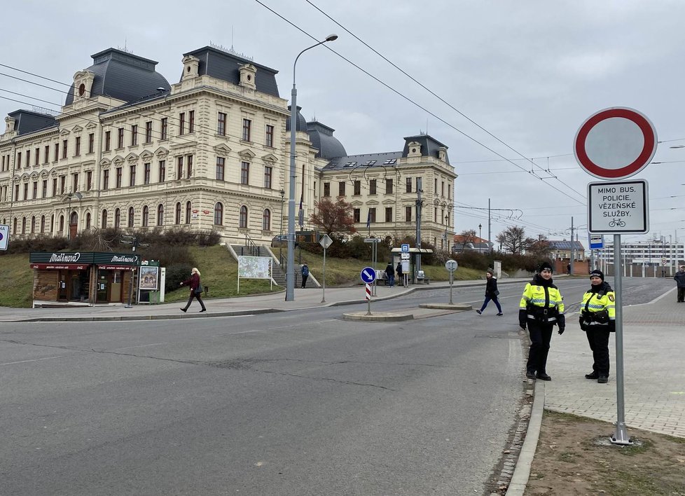 Nový zákaz vjezdu mate řidiče i v Šumavské ulici v Plzni.