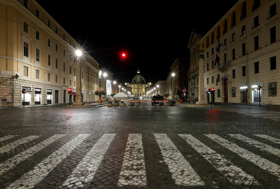 Noční zákaz vycházení v italské metropoli Římě (7. 11. 2020)