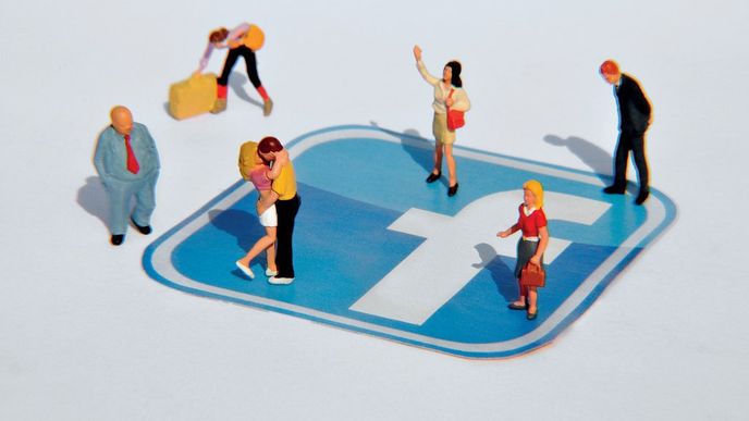 Zákaznická linka může používat nahrané fráze, ale na sociálním profilu musí firma s lidmi jednat osobně.