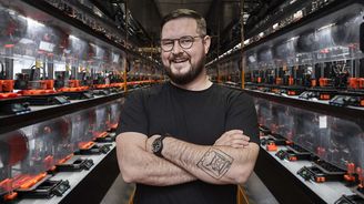 Průša opět boří hranice. Přináší nízkonákladový tisk tekutého silikonu Průša opět boří hranice. Přináší nízkonákladový tisk tekutého silikonu