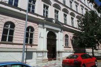 Praha 2 zrekonstruuje střechu ZŠ Jana Masaryka, drobnějších oprav se dočkají i další školy