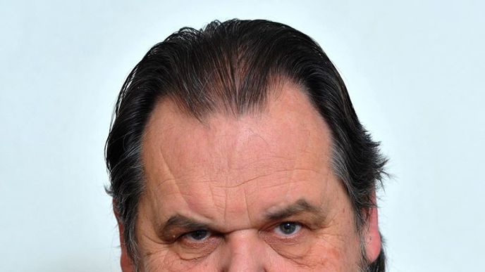 Senátor a lékař Jan Žaloudík (za ČSSD) Senátor a lékař Jan Žaloudík (za ČSSD)