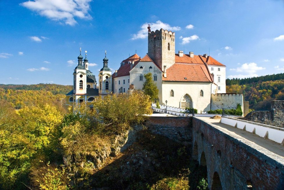 Zámek ve Vranově nad Dyjí je cenným dokladem barokního umění.