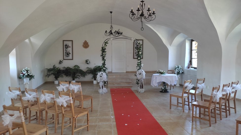 Jedna z obřadních místností na zámku v Dolních Kounicích. Svatby jsou na zámku velmi časté.