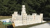 Nová miniatura v Boheminiu v Mariánských Lázních: Zámek Hluboká si "vydupali" návštěvníci