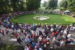 Rozkvetlou zahradu na zámku Štiřín přišlo letos obdivovat 2000 lidí