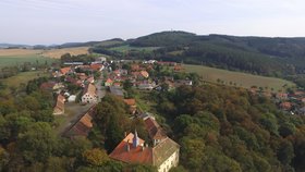 Od března se bude na zámku v Osečanech provázet. Každou neděli, v 10, 11, ve 14 a v 15 hodin, vstupné dobrovolné.