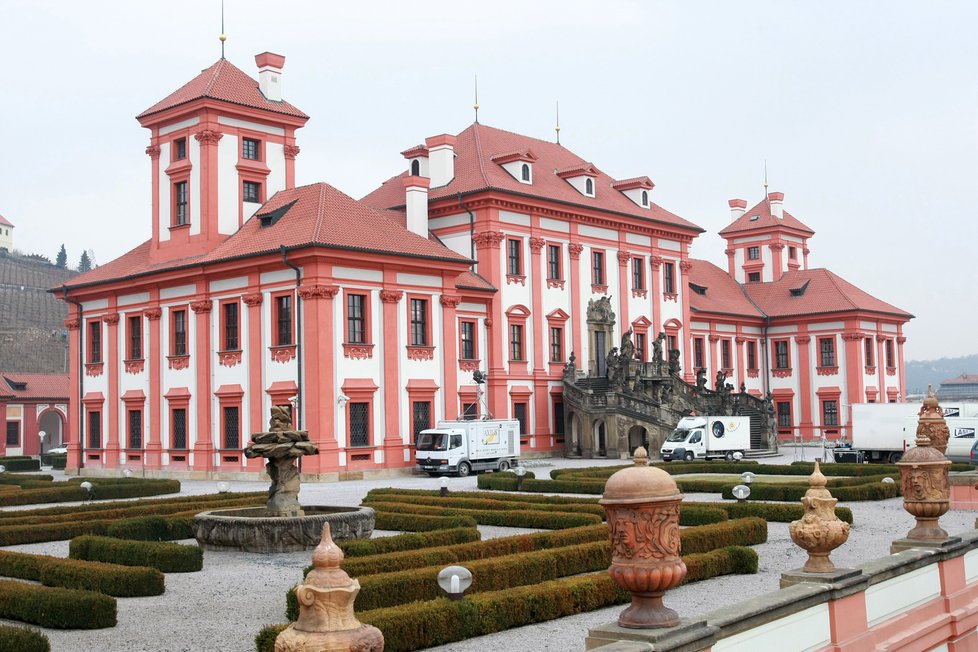 Zámek Troja: Tyhle krásy bude mít nový majitel takřka za humny.