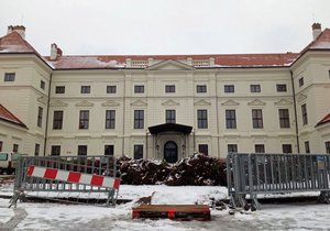 U zámku v Židlochovicích začaly výkopové práce. Oblíbené letní sídlo prezidenta Masarykova zůstane letos pro veřejnost zavřené.