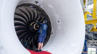 Rolls-Royce rozjel stroj na zisky. Hlad po motorech, AI a reaktorech tlačí jeho výsledky Rolls-Royce rozjel stroj na zisky. Hlad po motorech, AI a reaktorech tlačí jeho výsledky