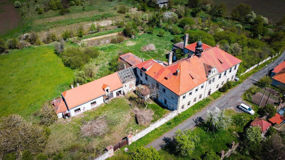 Barokní zámek Brody u Podbořan je na prodej. A zdaleka nejen on.
