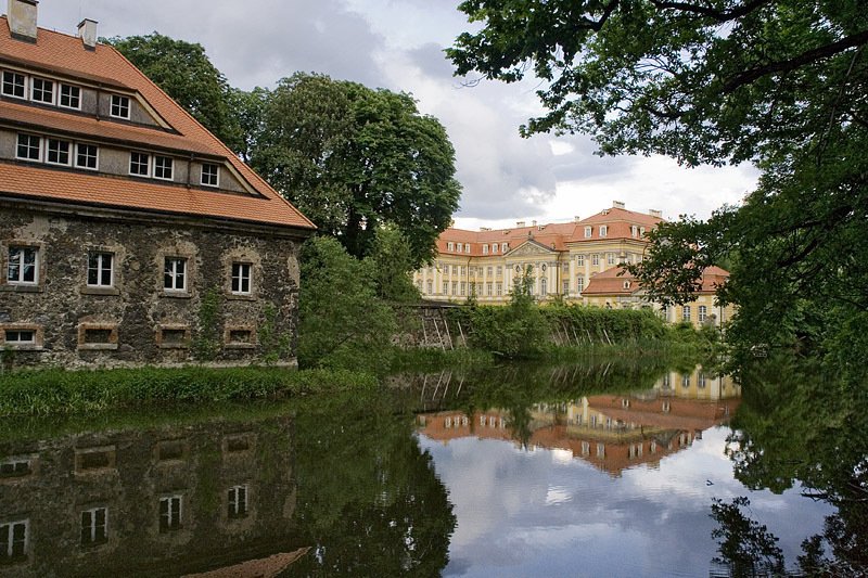 Radoszyce: polský investor provedl nákladnou rekonstrukci,  bohužel ale zámek dál zeje prázdnotou, peníze na další opravy došly