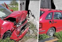 Tragická nehoda na Přerovsku: Řidič osobního auta nepřežil náraz do domu