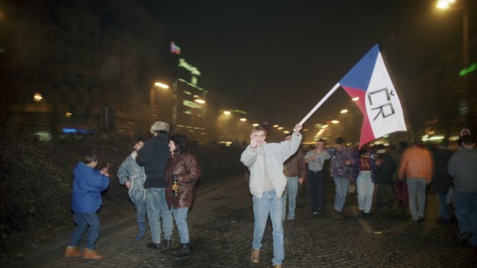 Oslavy vzniku samostatných států poslední den roku 1992. 