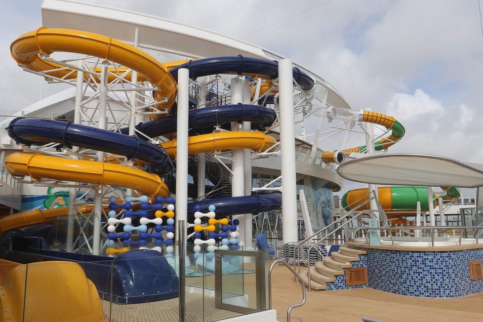 Zaoceánská loď Symphony of the Seas společnosti Royal Caribbean.