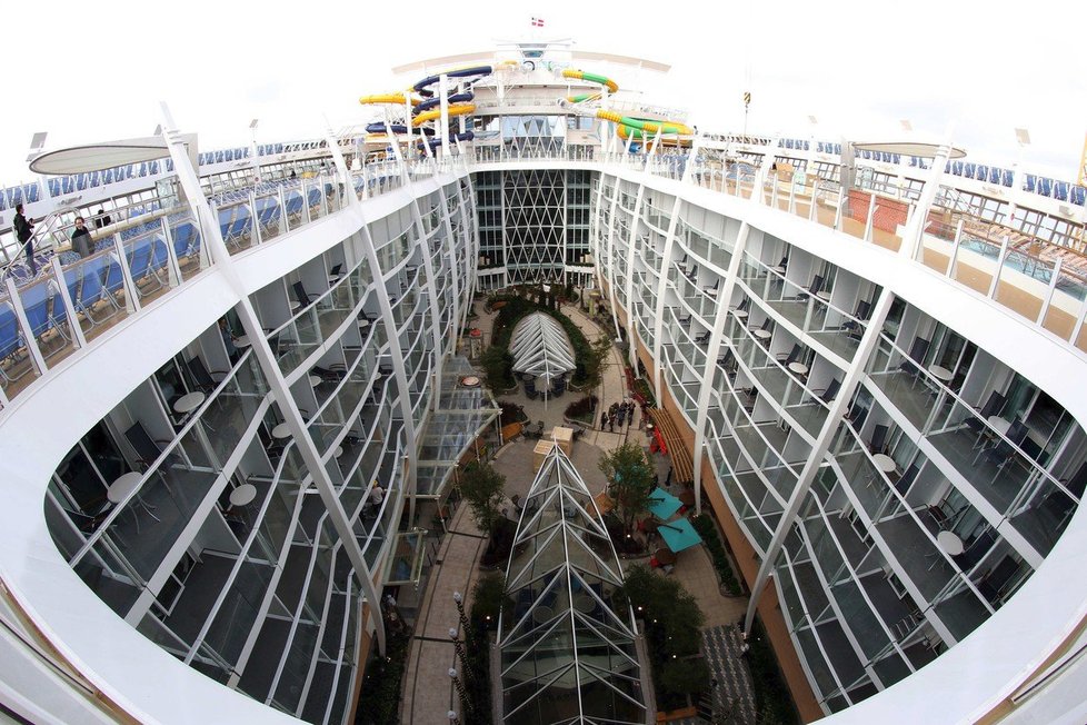 Zaoceánská loď Symphony of the Seas společnosti Royal Caribbean.